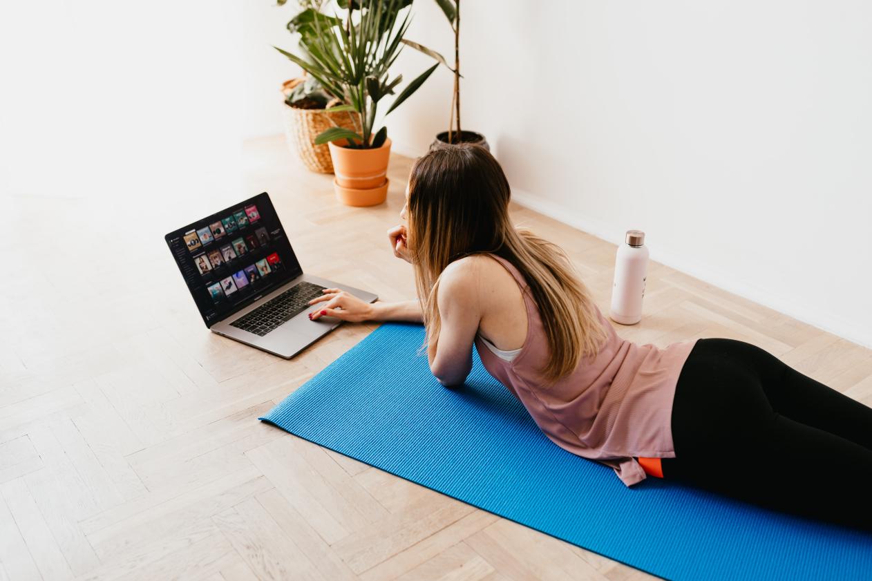 E-learning allows employees to learn at their own leisure